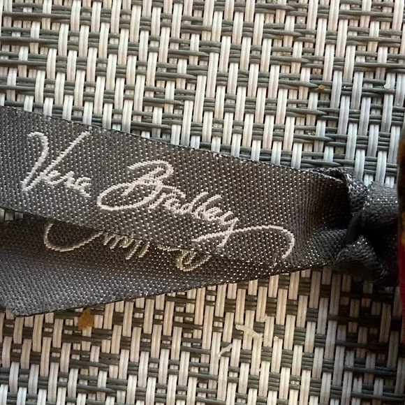 Vera Bradley Pink and Orange Quilted Wallet preowned - Picture 6 of 6